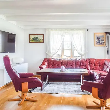 4 Bedroom Awesome In *