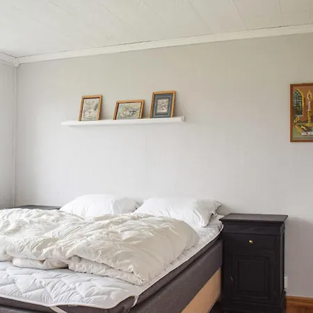 בית נופש 4 Bedroom In Valevåg