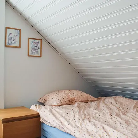4 Bedroom Awesome In Hébergement de vacances