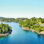 4 Bedroom Awesome In * Valevåg